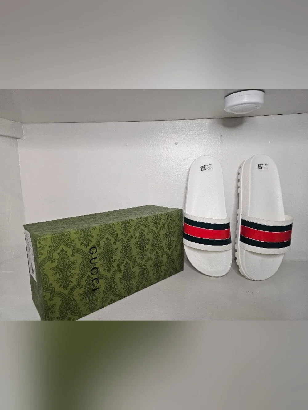 Gucci White Slide Sandals with Red and Green Stripe